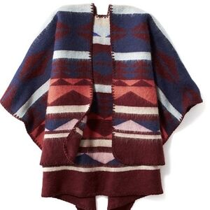 Geometric Patterned Sweater Poncho